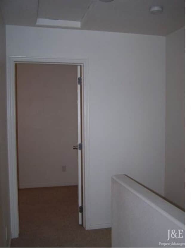 Building Photo - 341 N 500 W
