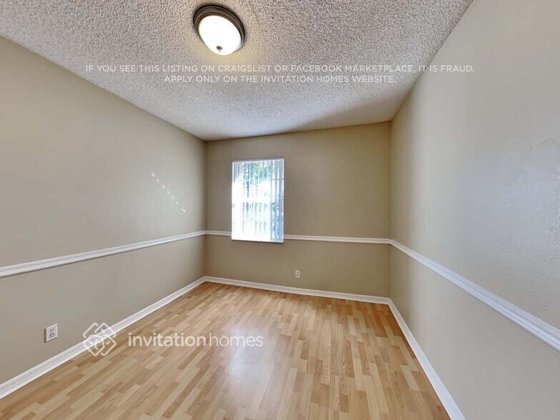 Building Photo - 1170 NW 185th Ave