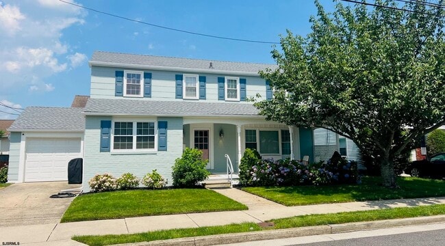 Building Photo - 611 N Delavan Ave