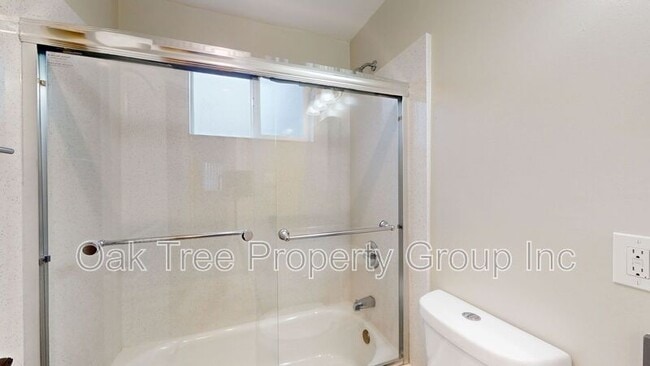 Building Photo - 2377 Downer Ave