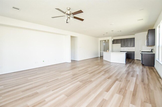 Building Photo - 25410 Champion Ridge Ct