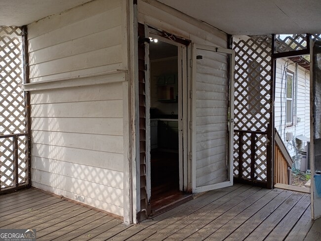 Building Photo - 211 Arnco 6th St