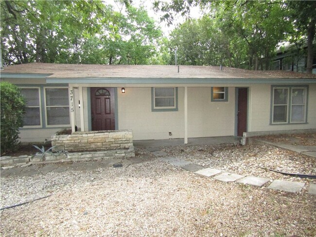 Building Photo - East Austin 3x2 Home Near Downtown & UT