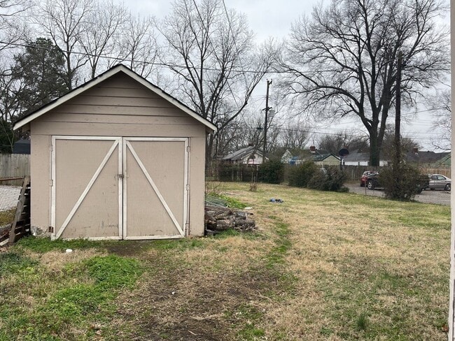Building Photo - Spacious House in the U of M Area! Coming ...