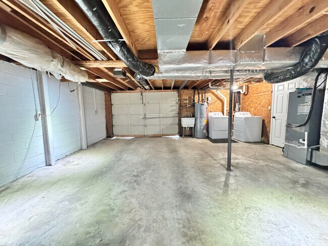 Building Photo - 1218 Nevins Station Rd
