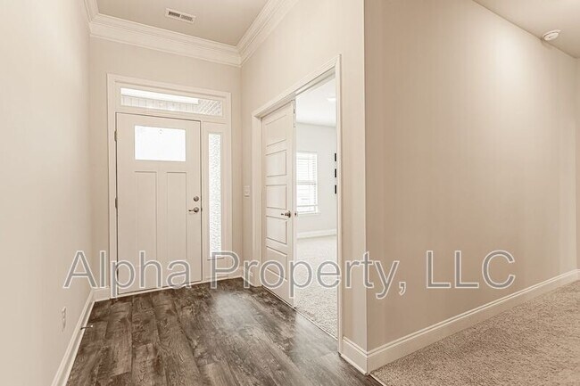 Building Photo - 504 Flying Squirrel Wy