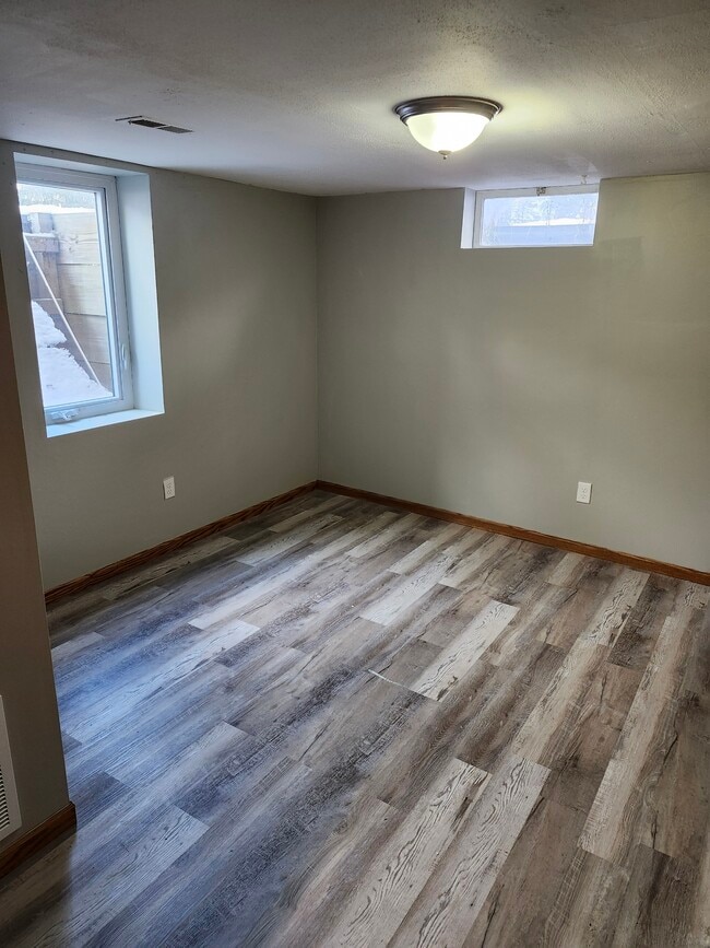 Building Photo - 8983 Van Buren St NE