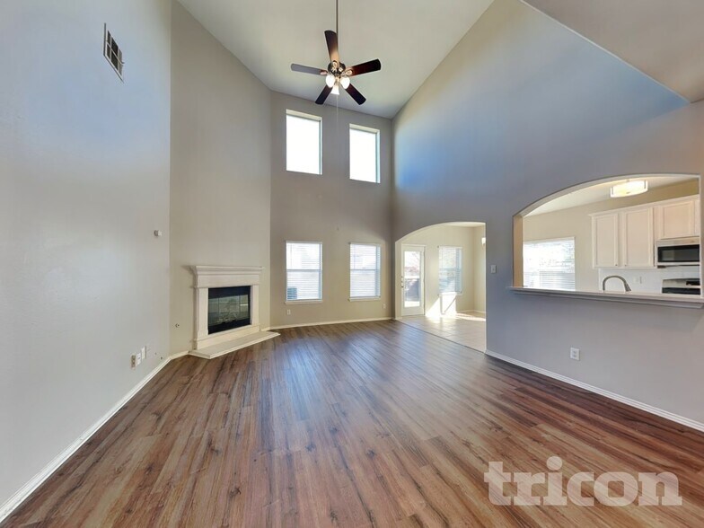 Building Photo - 5824 Somerton Dr