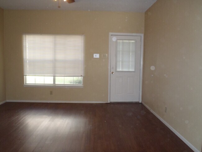 Building Photo - 1915 Crossgate Park