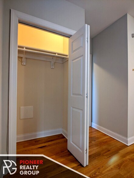 Building Photo - 2842 N Orchard St
