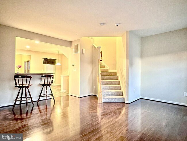 Building Photo - 920 Hopkins Cor