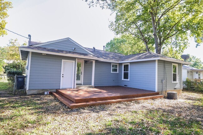 Building Photo - 5008 Penrose Ave