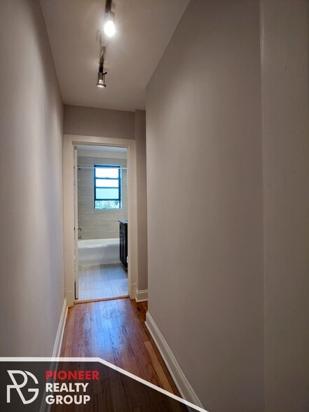 Building Photo - 2315 N Rockwell St