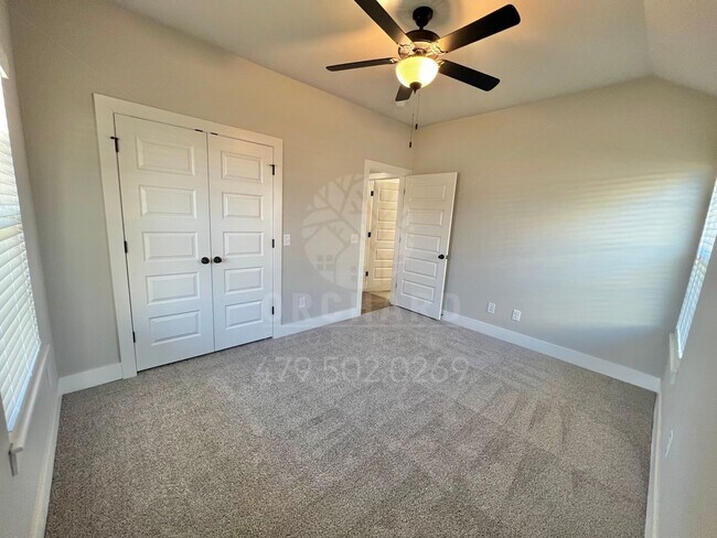 Building Photo - Single-Family Home- Desirable Clearwood Plan