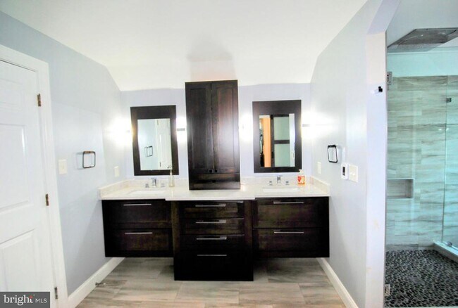 Building Photo - 1506 Chain Bridge Ct