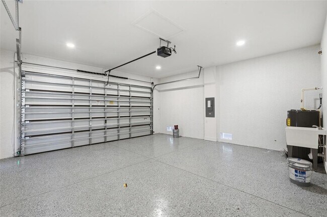 Building Photo - 14041 Newson Ln