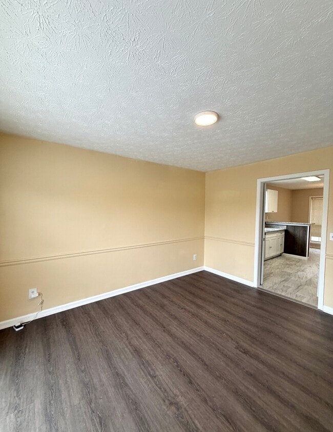 Building Photo - 1025 Eagle Pointe Dr NW