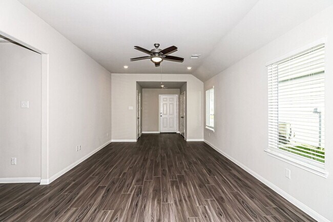 Building Photo - 5122 Hector Gustavo Dr