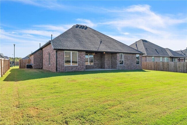 Building Photo - 2401 Abbott Ln