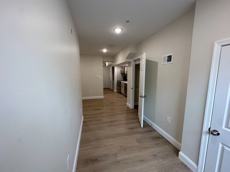 Building Photo - 42 N 40th St