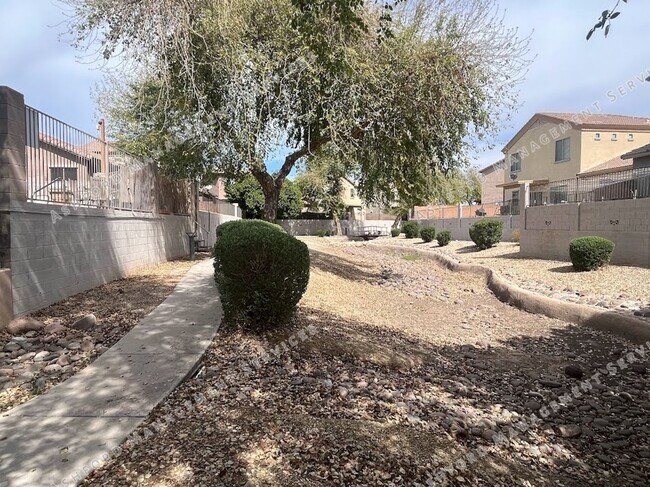 Building Photo - BEAUTIFUL 3 BEDROOM 2 BATHROOM HOUSE FOR R...