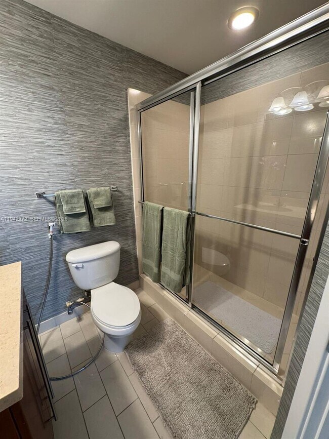 Building Photo - 1111 SW 1st Ave