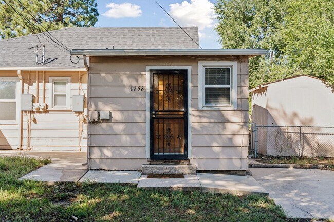 Building Photo - 3754 S Delaware St