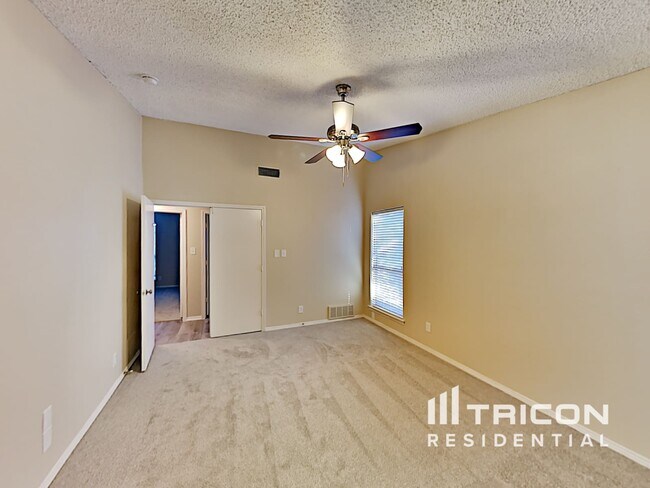Building Photo - 2813 Whitehurst Dr