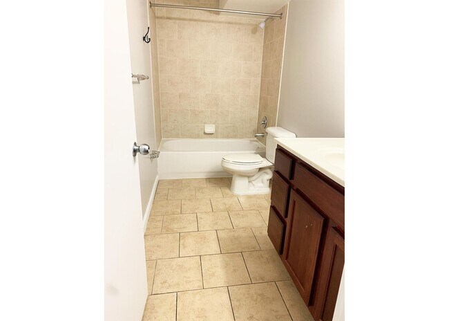 Building Photo - 525 Lowell Ave