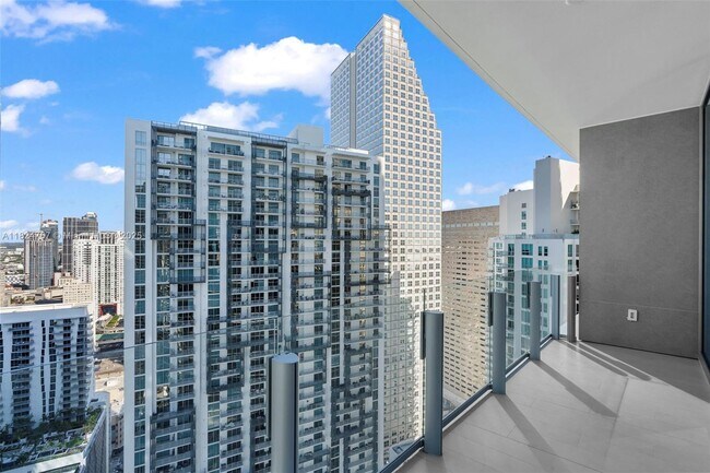 Building Photo - 300 Biscayne Blvd Way