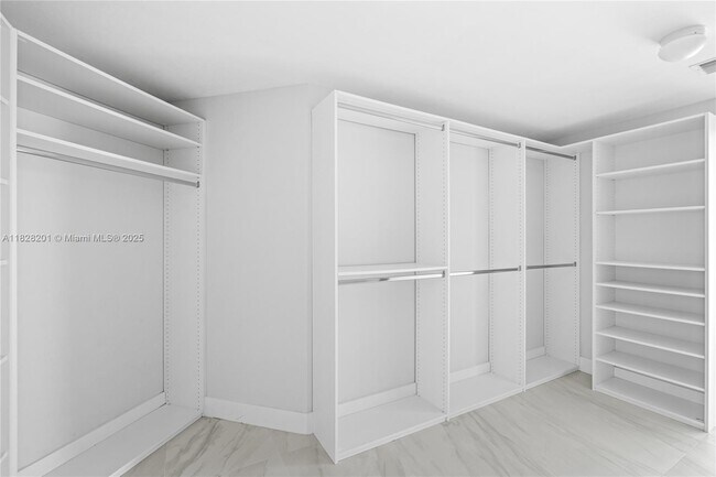 Building Photo - 17111 Biscayne Blvd