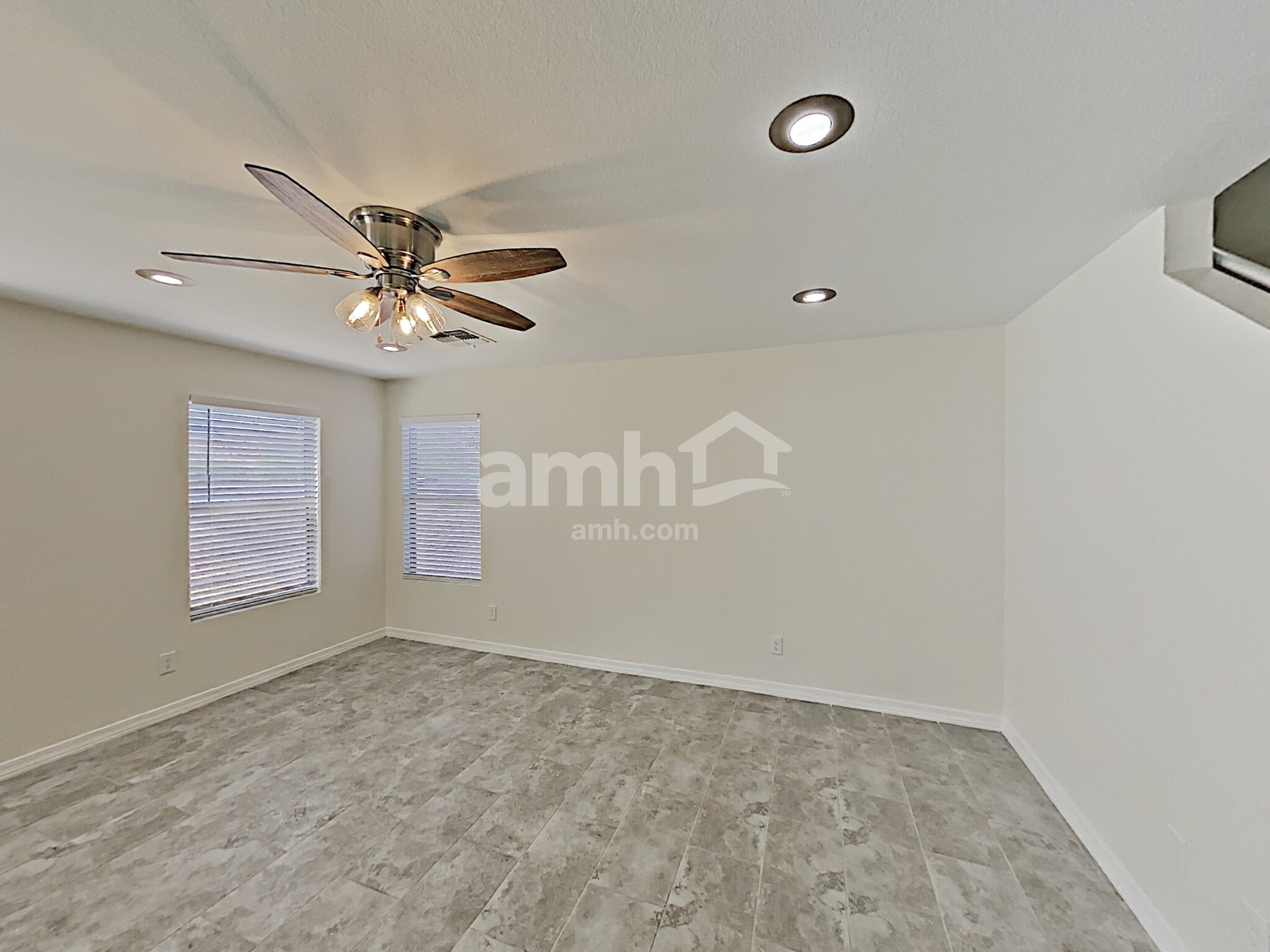 Building Photo - 8841 E Portobello Ave