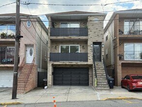 Building Photo - 67 71st St