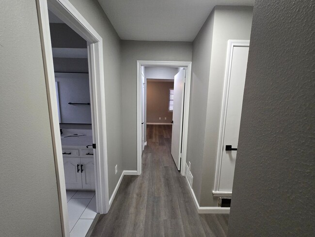 Building Photo - 2012 Ebbtide Ln