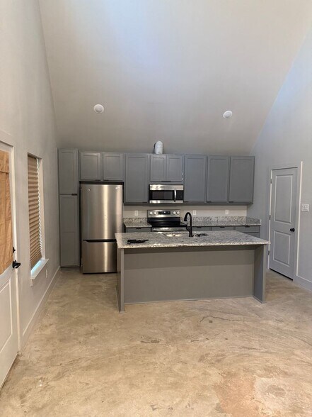 Building Photo - 138 Greenbriar Ct