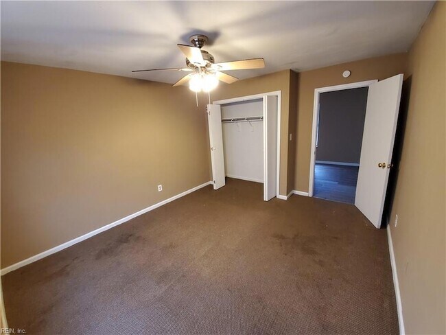 Building Photo - 1536 W 40th St