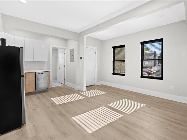 Building Photo - 87-89 Malden St