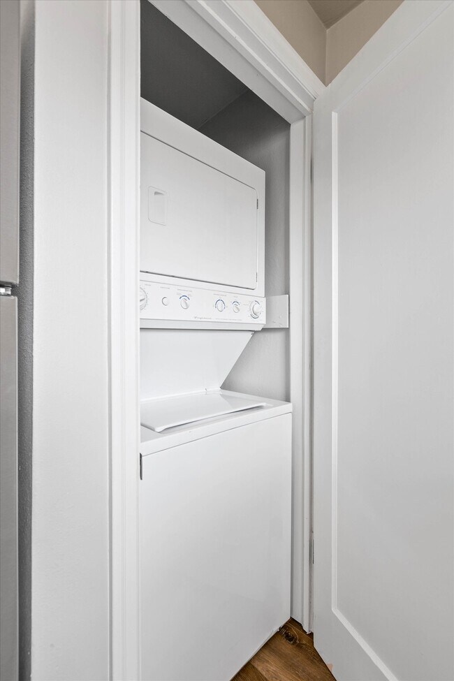 Building Photo - 10112 E Broadway Ave