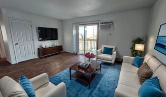 Building Photo - 1218 SE Belmont Dr