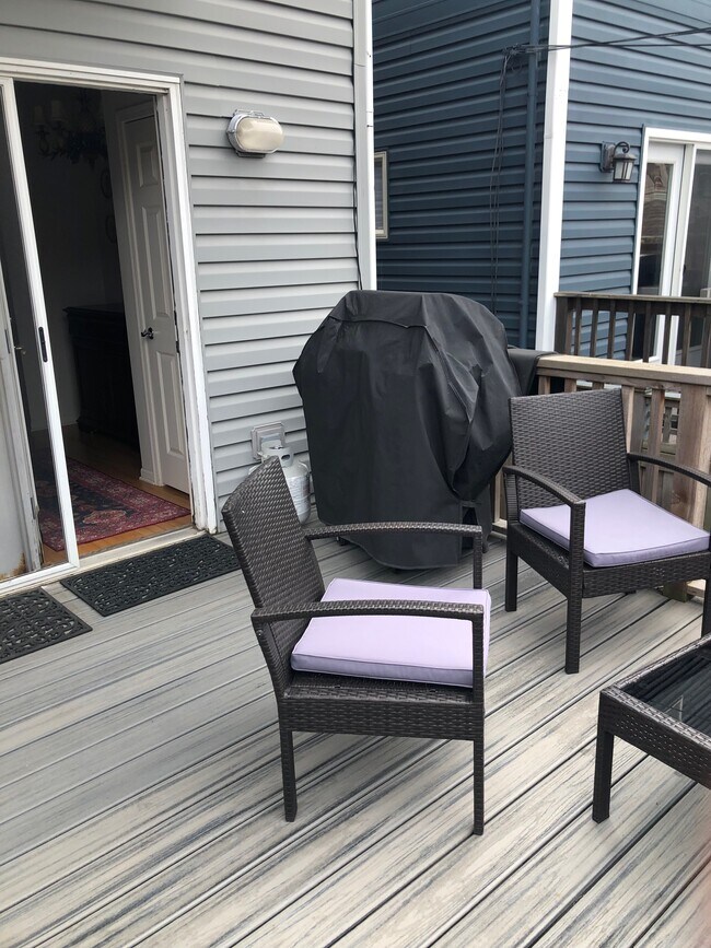 Back Deck Off Kitchen - 1604 W Edgewater Ave