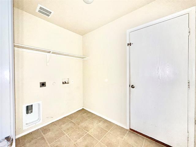 Building Photo - 5912 Ridge Lake Dr