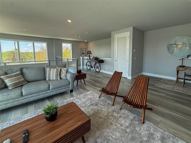 Building Photo - 7770 Sandy Ridge Dr