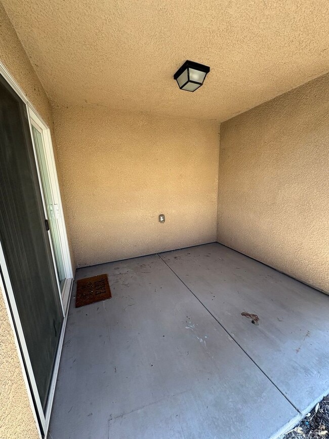 Building Photo - Charming apartment home located on Bella Oaks Drive! Available Now!
