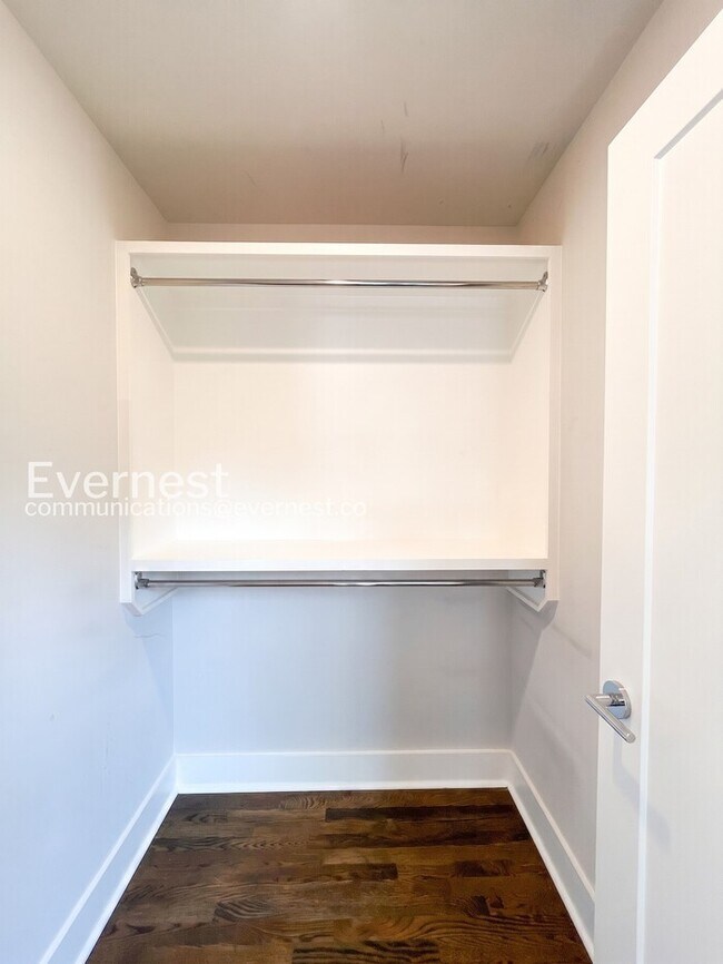 Building Photo - 3-Bed/3-Bath Home/Available Now!