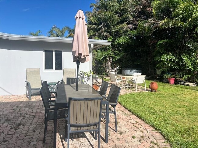 Building Photo - 1433 SE 5th Ct