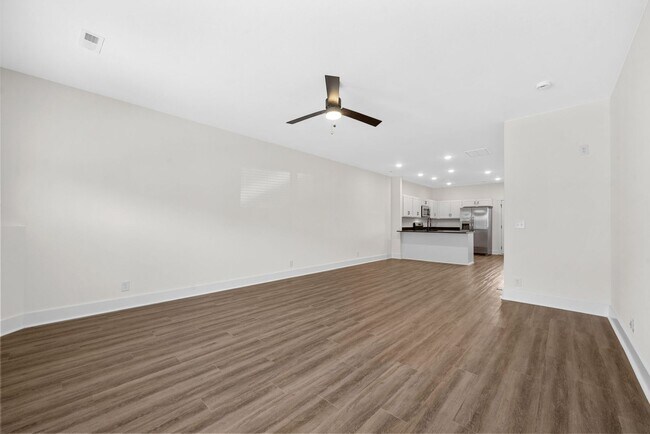 Building Photo - Pet Friendly Two Bedroom!
