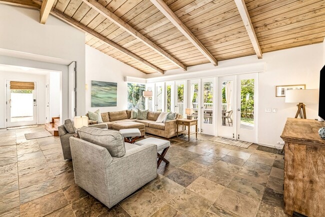 Building Photo - Stay Longterm in the Heart of Lanikai