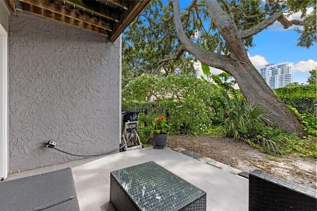 Building Photo - 3010 W Grovewood Ct