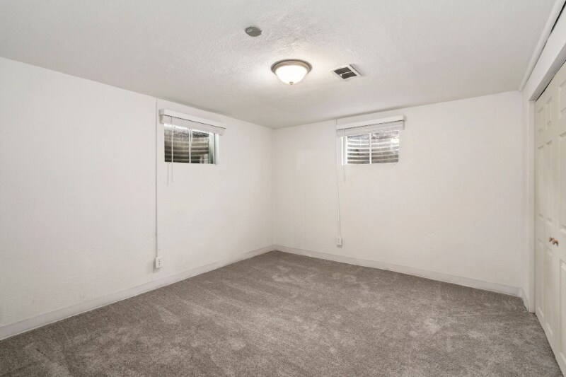 Building Photo - 1007 Redwood Dr