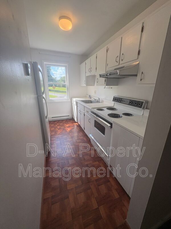 Building Photo - 404 Woodcliff Ave